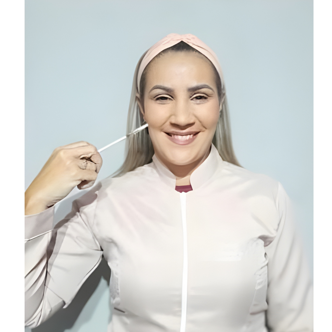 Dra. Cíntia Reis - Especialista em Estética Avançada